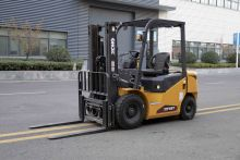 XCMG Official Diesel Forklift Truck Xcf25kt Mini 2.5 Ton Diesel Forklift Price for Sale